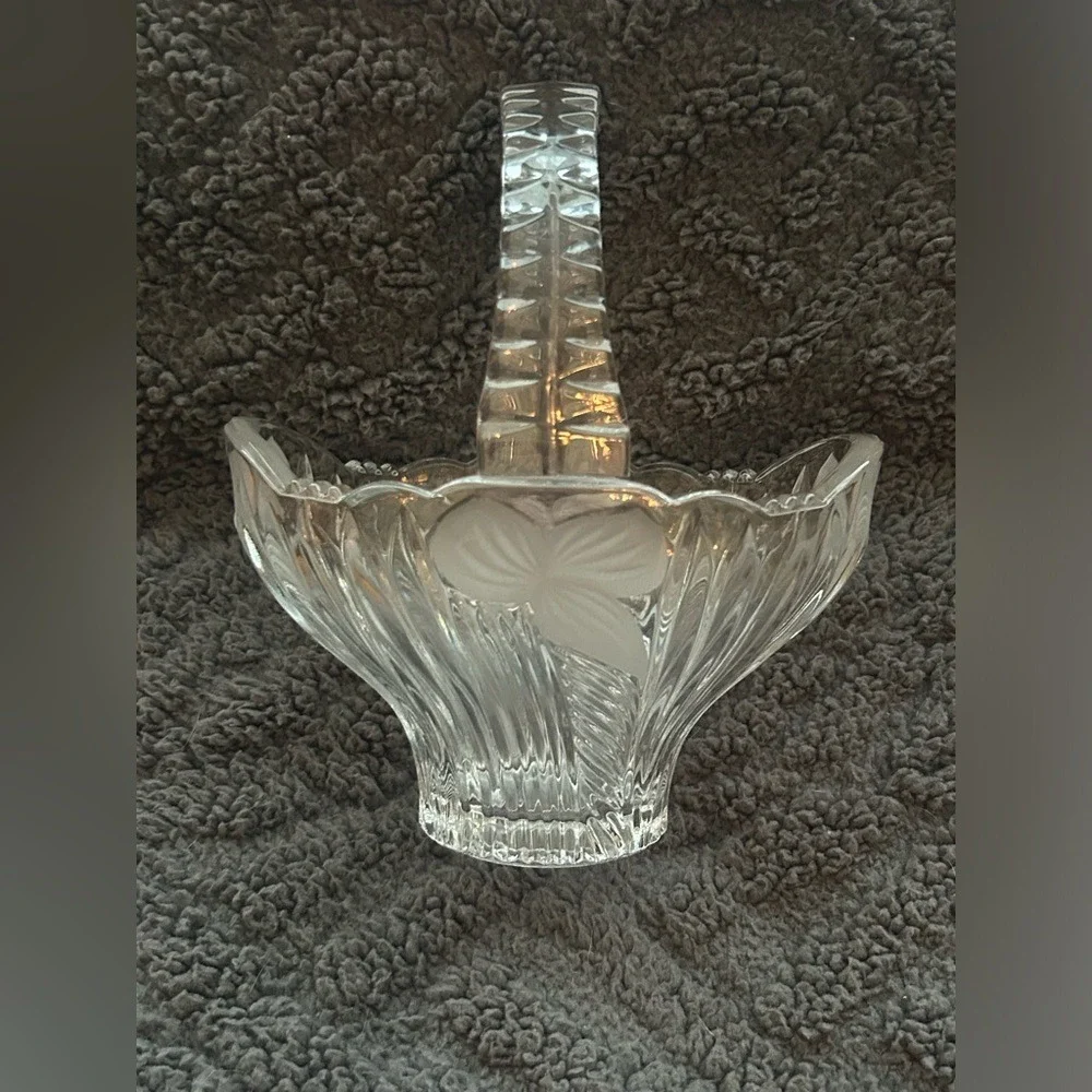 Vintage Crystal Basket‎ with Handle Clear Glass Candy Dish Vanity Decor